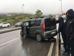 Maltepe’de minibüsle otomobil kafa kafaya çarpıştı: 2 yaralı